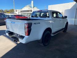 2025 ISUZU
D-MAX LSU