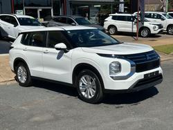 2025 MITSUBISHI OUTLANDER ES