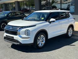 2025 MITSUBISHI OUTLANDER ES