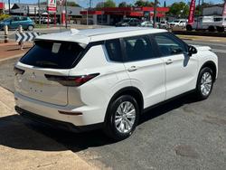 2025 MITSUBISHI OUTLANDER ES