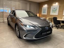 2019 Lexus
ES300h Luxury 2.5L Hybrid Auto CVT Sedan