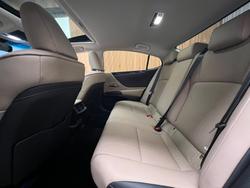 2019 Lexus
ES300h Luxury 2.5L Hybrid Auto CVT Sedan
