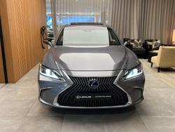 2019 Lexus
ES300h Luxury 2.5L Hybrid Auto CVT Sedan