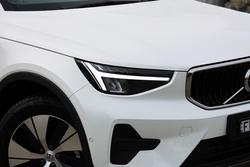 2024 Volvo
XC40 Plus B4