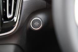2024 Volvo
XC40 Plus B4
