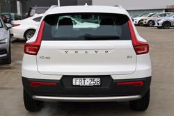 2024 Volvo
XC40 Plus B4