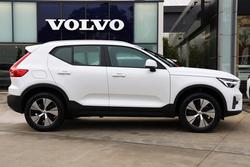 2024 Volvo
XC40 Plus B4