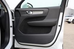 2024 Volvo
XC40 Plus B4