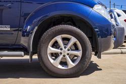 2014 Nissan Navara ST