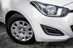 2015 HYUNDAI
i20 ACTIVE