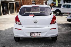 2015 HYUNDAI
i20 ACTIVE