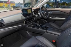 2025 Nissan
X-TRAIL Ti-L e-POWER