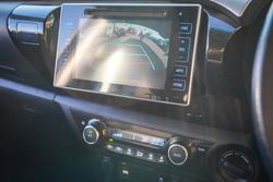 2016 Toyota HILUX SR5