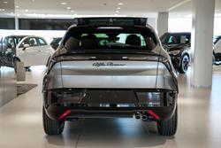 2025 Alfa Romeo Junior Ibrida