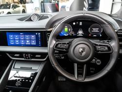 2024 Porsche Macan Turbo