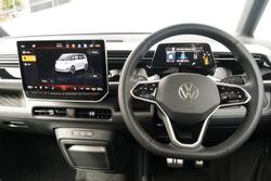 2025 Volkswagen ID. Buzz Pro BEV560