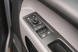 2025 Volkswagen ID. Buzz Pro BEV560