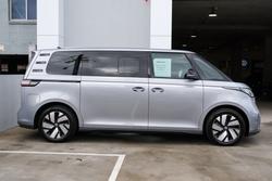 2025 Volkswagen ID. Buzz Pro BEV560
