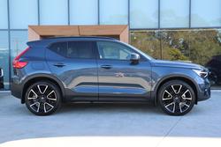 2026 Volvo XC40 Ultra B4 Dark