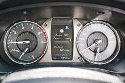 2024 Toyota HILUX SR5