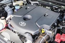 2024 Toyota HILUX SR5