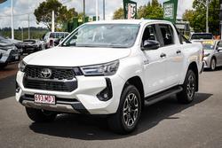2024 Toyota HILUX SR5