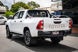 2024 Toyota HILUX SR5