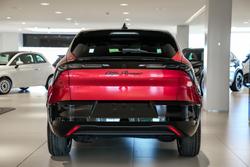 2025 Alfa Romeo Junior Ibrida