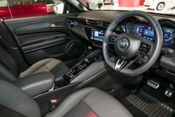 2025 Alfa Romeo Junior Ibrida