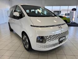 2022 Hyundai
STARIA Elite