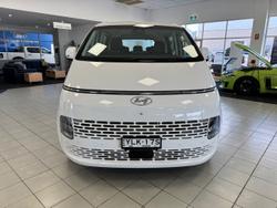2022 Hyundai
STARIA Elite