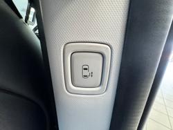 2022 Hyundai
STARIA Elite