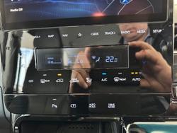 2022 Hyundai
STARIA Elite