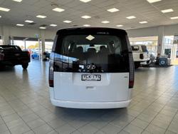 2022 Hyundai
STARIA Elite