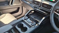 2025 LDV D90 Executive SV9A MY25 NATURAL WHITE