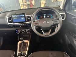 2025 HYUNDAI
                VENUE QX.V5 ACTIVE