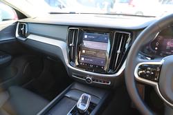 2024 Volvo
V60 Cross Country Ultra B5 Bright