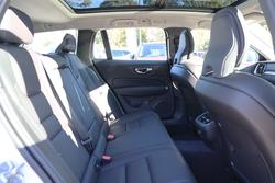 2024 Volvo
V60 Cross Country Ultra B5 Bright