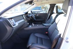 2024 Volvo
V60 Cross Country Ultra B5 Bright