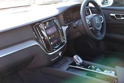 2024 Volvo
V60 Cross Country Ultra B5 Bright