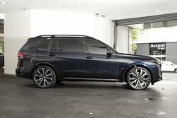 2024 BMW X7 M60i