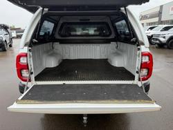 2023 Toyota Hilux SR5