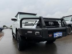 2023 Toyota Hilux SR5