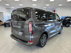 2025 Ford
Tourneo Titanium X