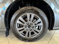 2025 Ford
Tourneo Titanium X