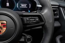 2025 Porsche Macan 4S