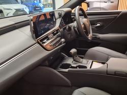 2024 Lexus
ES250 Luxury 2.5L Petrol Automatic Sedan