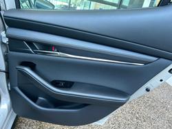 2025 Mazda
3 G20 Evolve