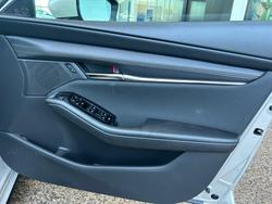 2025 Mazda
3 G20 Evolve