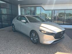 2025 Mazda
3 G20 Evolve